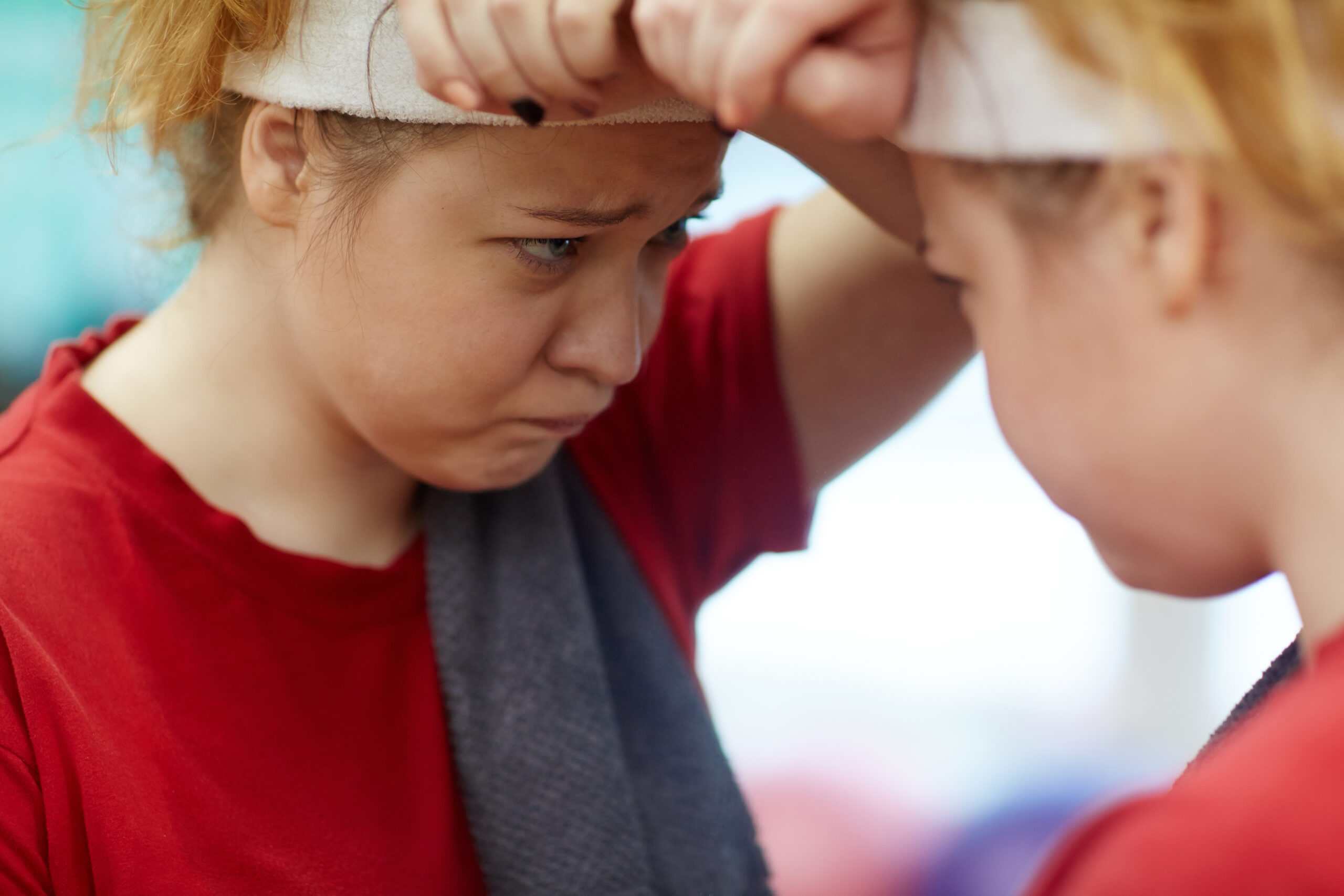 BDD Vrouw onzeker in spiegel