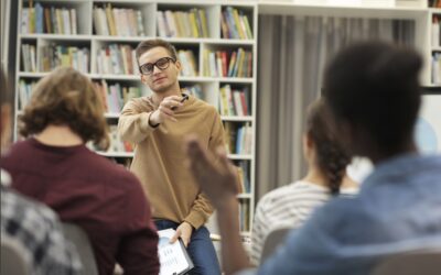 Hoe je als docent drama in de klas doorbreekt zonder zelf in de driehoek te stappen